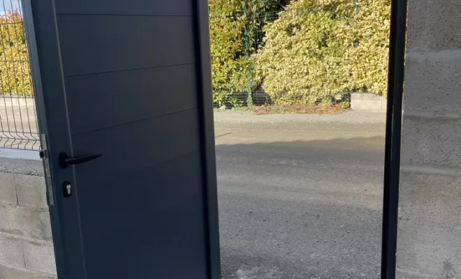 PORTAIL ET PORTILLON EN ALU MOTORISE ET SOLAIRE, Valréas, BONNIFACY ET FILS